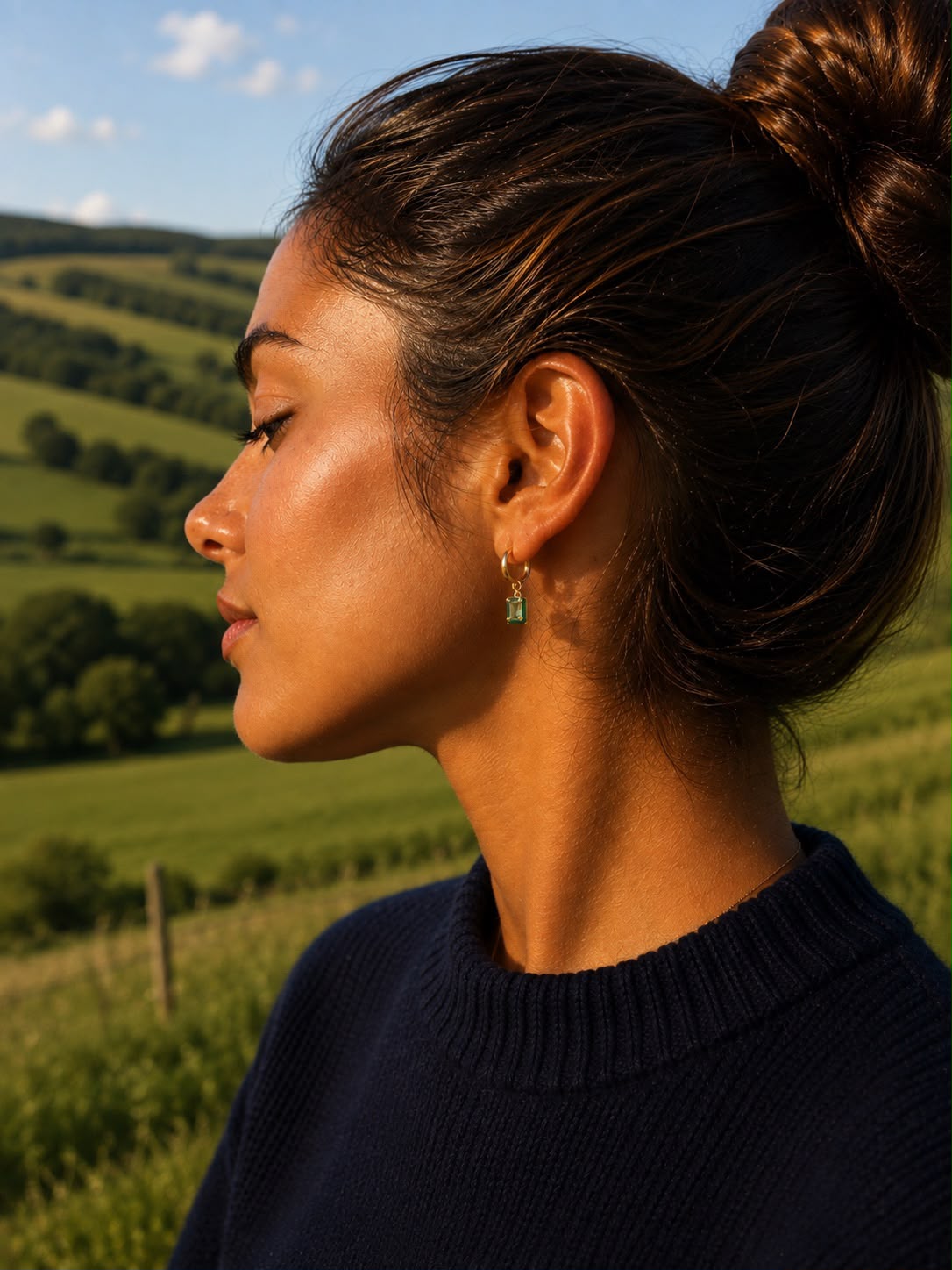Gold-plated Emerald Glow Hoop Earrings with Crystal